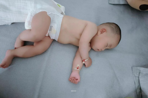 项城孕妇肚子一跳一跳